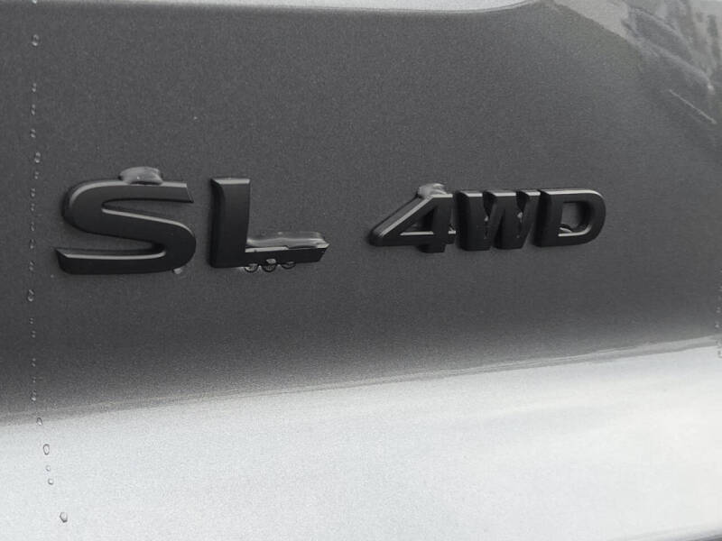 2025 Nissan Pathfinder SL