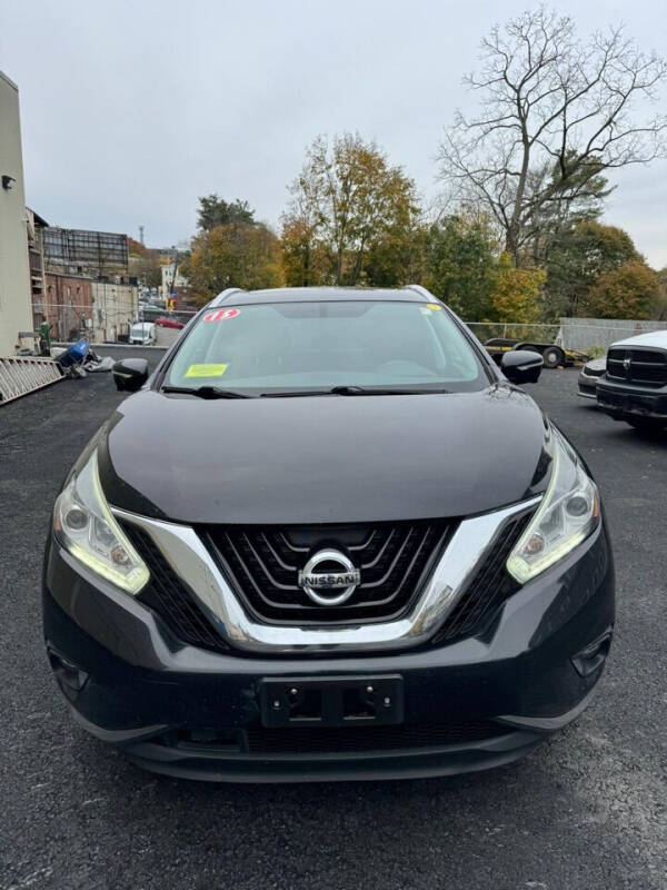 Nissan Murano's photo