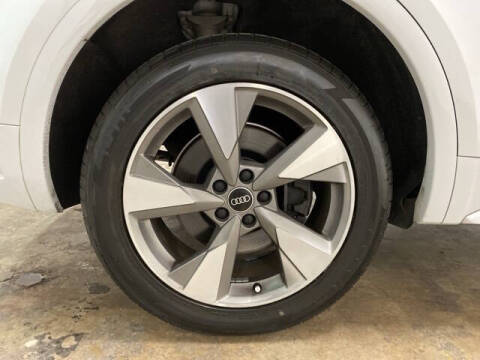 2023 Audi Q5 quattro Premium Plus 40 TFSI