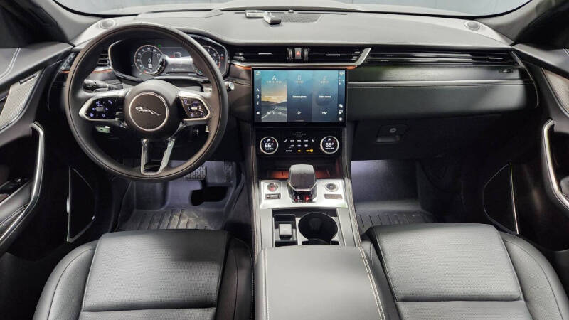 2025 Jaguar F-PACE P400 R-Dynamic S