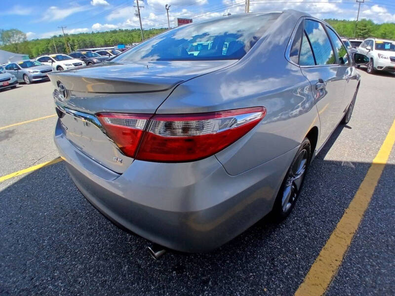 2017 Toyota Camry SE