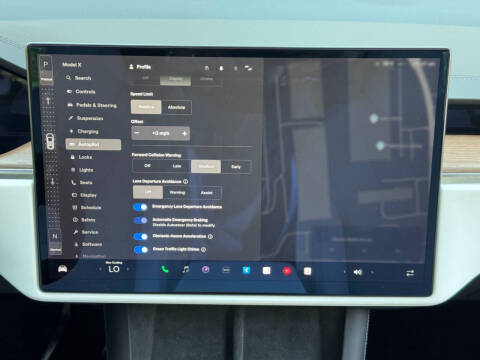 2023 Tesla Model X Standard Range