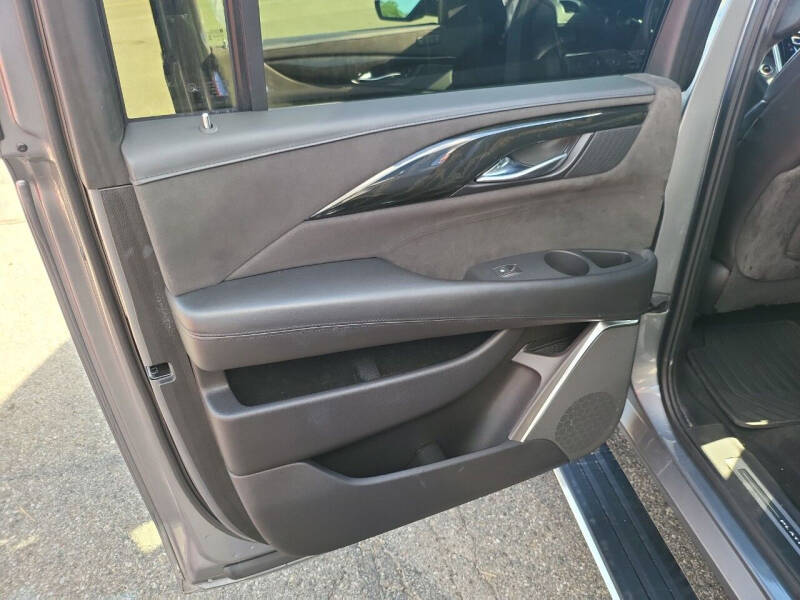 2018 Cadillac Escalade ESV Platinum