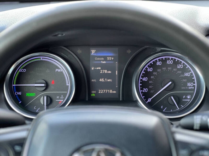 2018 Toyota Camry Hybrid LE