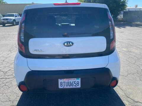 2015 Kia Soul +