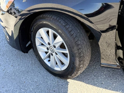 2016 Volkswagen Golf SportWagen