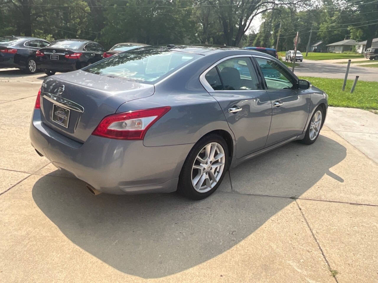 2011 Nissan Maxima for sale at Auto Connection in Waterloo, IA