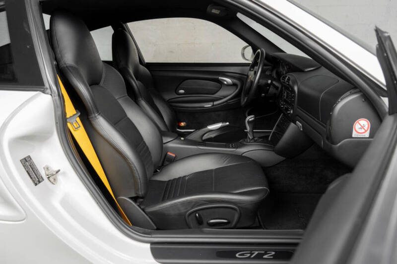 2004 Porsche 911 GT2