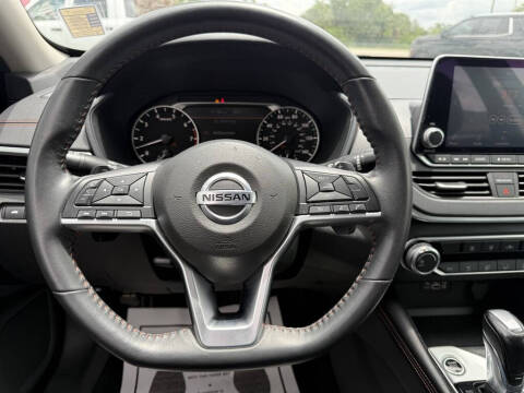 2022 Nissan Altima 2.5 SR