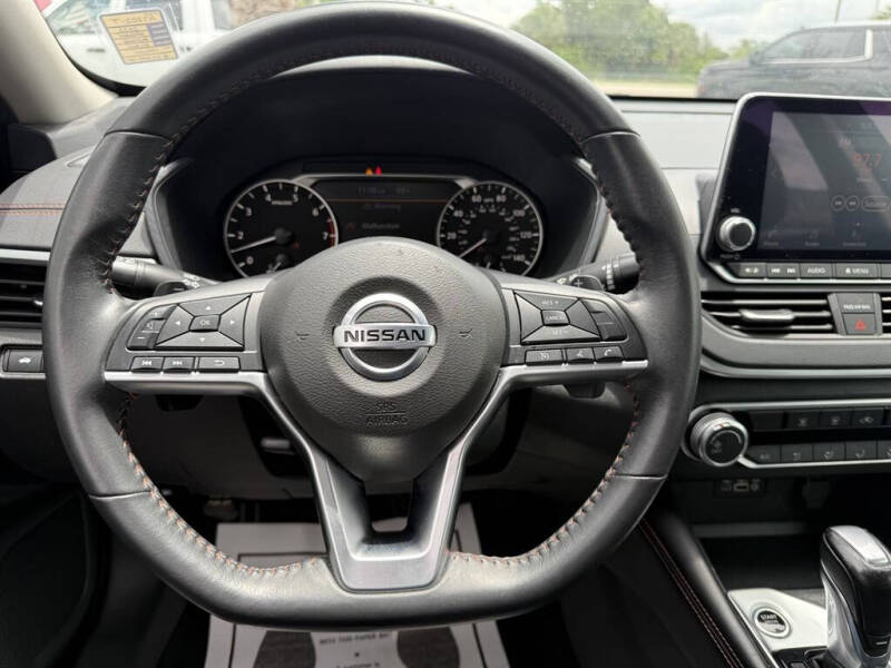 2022 Nissan Altima 2.5 SR