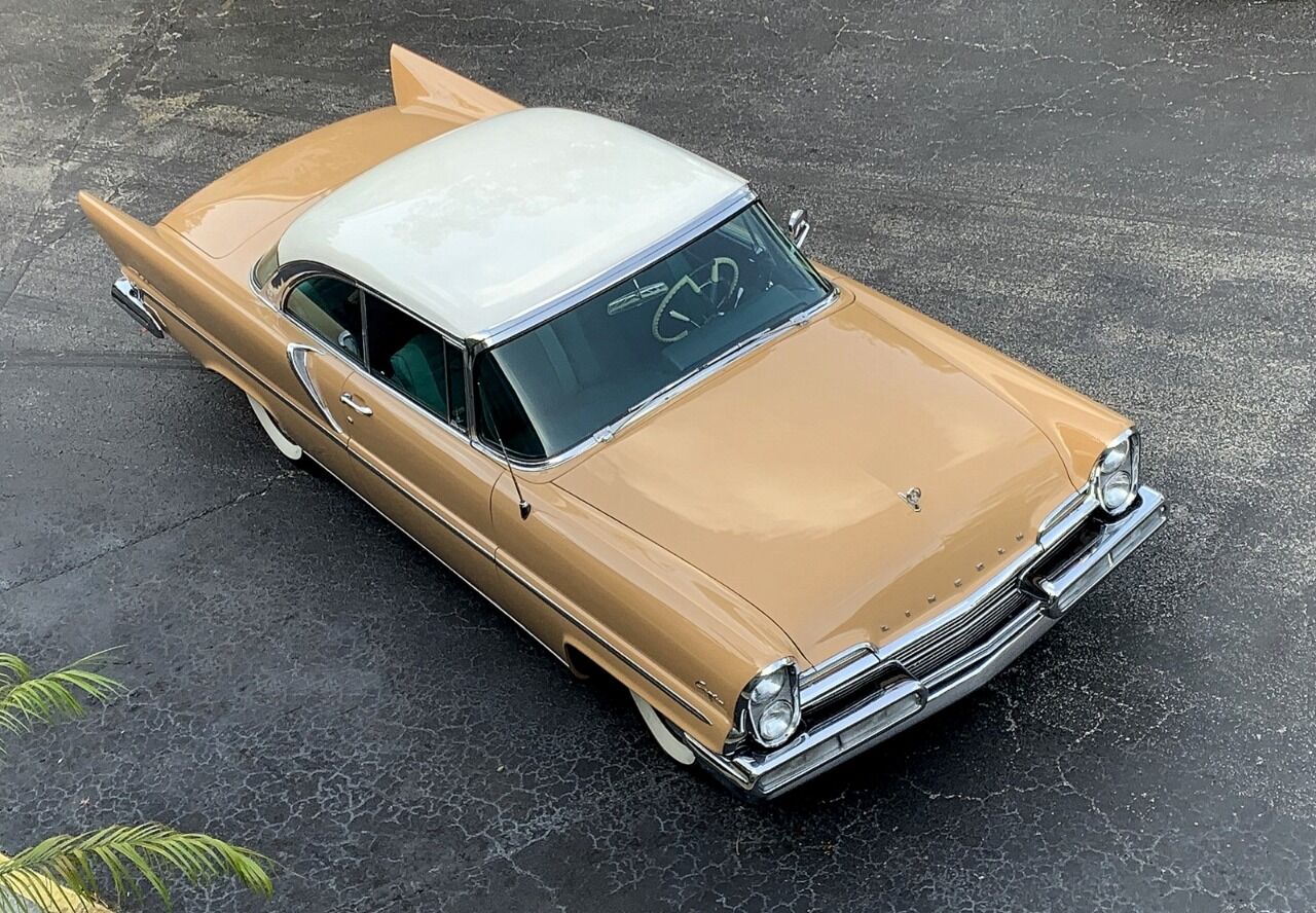 1957 Lincoln Capri 38