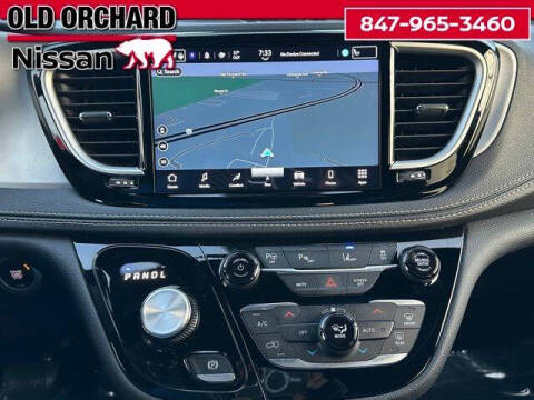 2024 Chrysler Pacifica Plug-In Hybrid Select