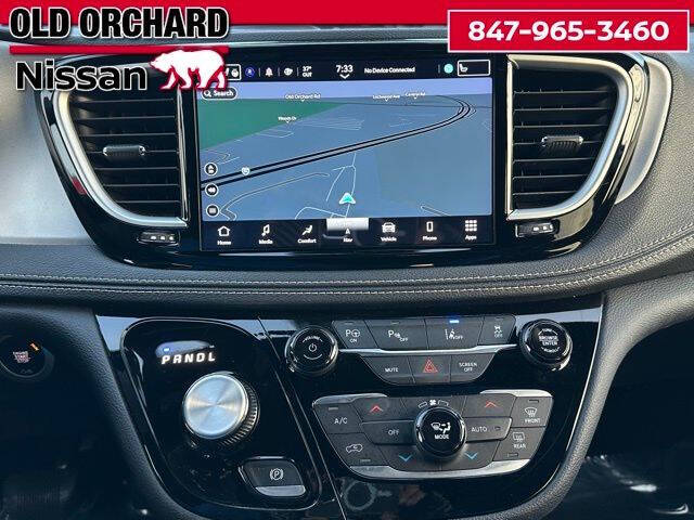 2024 Chrysler Pacifica Plug-In Hybrid Select