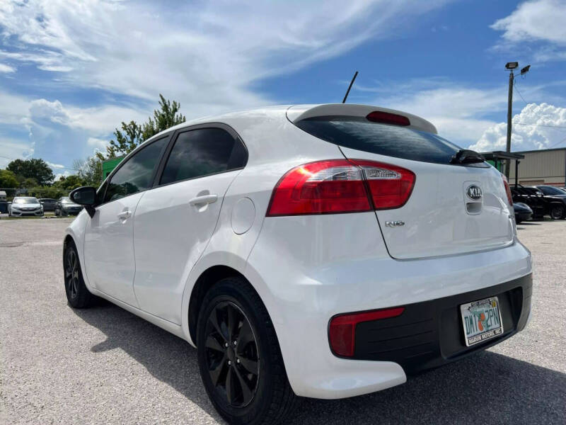 2016 Kia Rio 5-Door EX