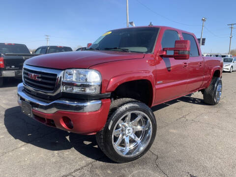 2006 GMC Sierra 2500HD for sale at Superior Auto Mall of Chenoa in Chenoa IL