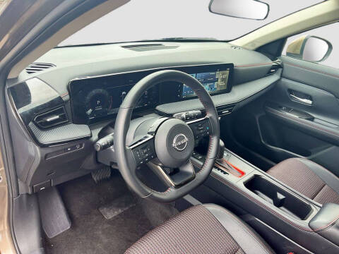 2025 Nissan Kicks SR