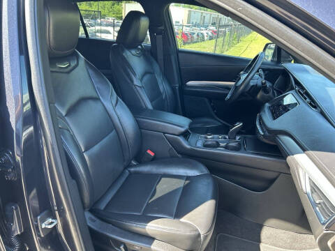 2022 Cadillac XT4 Premium Luxury