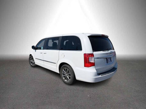 2015 Chrysler Town and Country S
