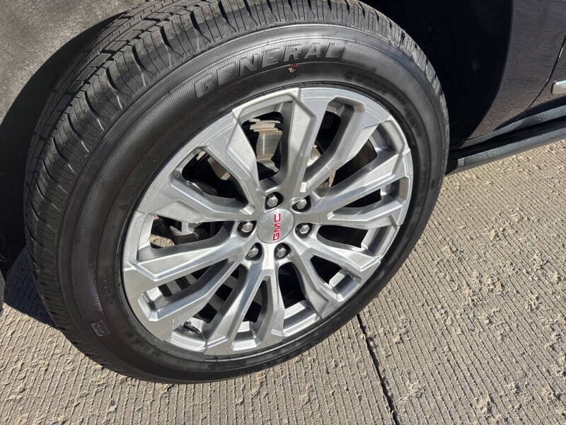 2023 GMC Yukon XL Denali