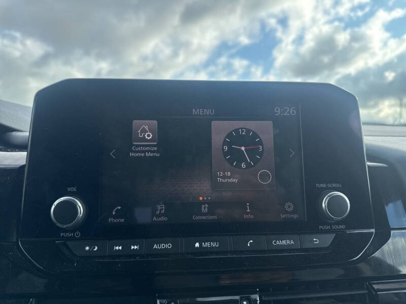 2022 Nissan Pathfinder S