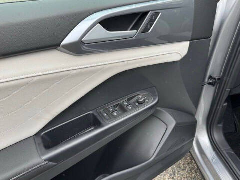 2026 Volkswagen Taos SEL 4Motion