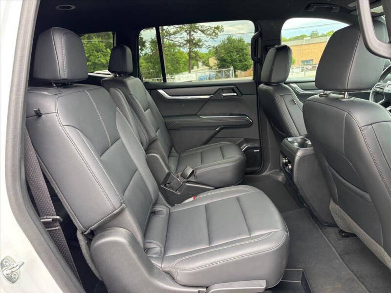 2024 GMC Acadia Elevation