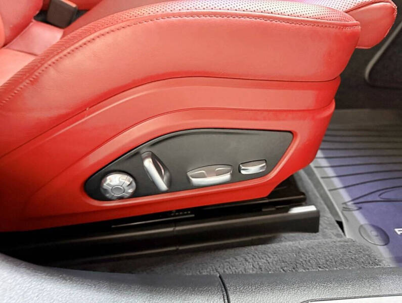 2018 Porsche Panamera 4