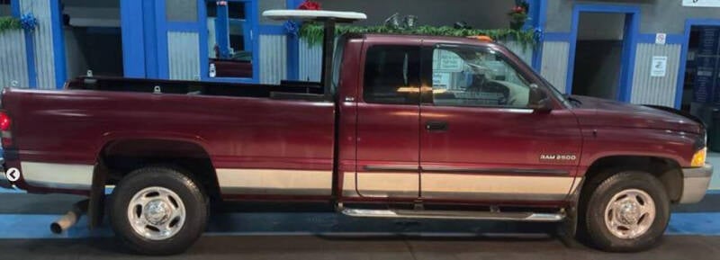 2001 Dodge Ram 2500 for sale at CLEAR CHOICE AUTOMOTIVE in Milwaukie OR