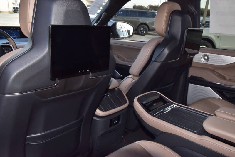 2025 Lincoln Navigator L Black Label