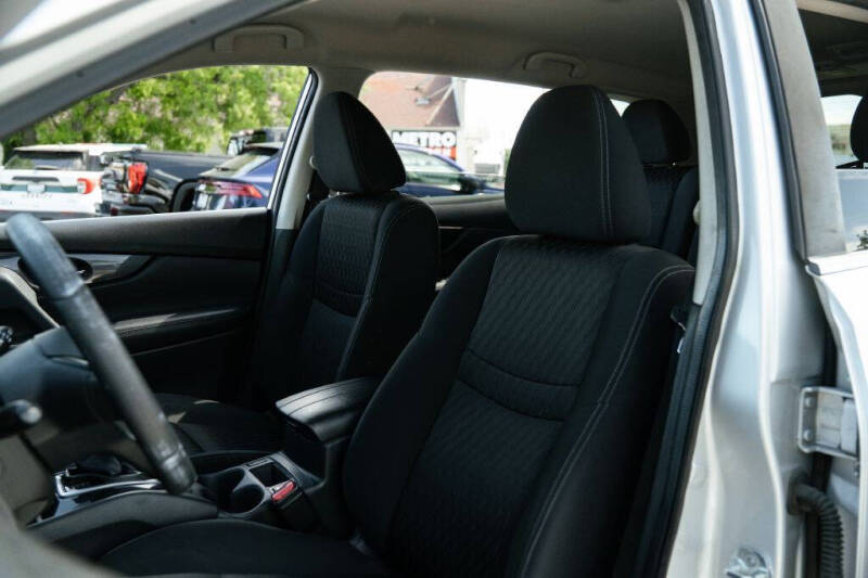 2020 Nissan Rogue S