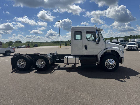 2015 Freightliner M2 106