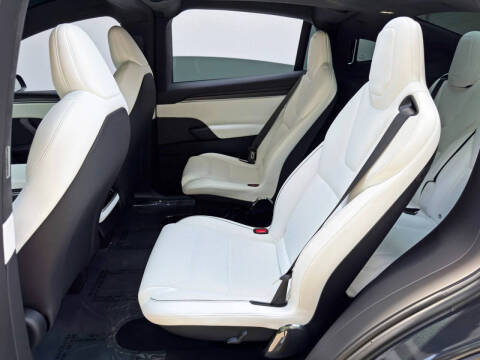 2025 Tesla Model X Plaid