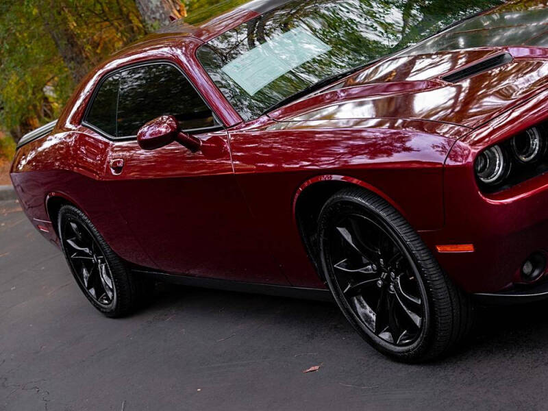 2018 Dodge Challenger SXT Plus