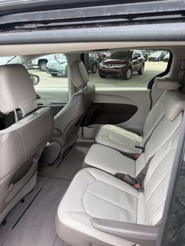 2017 Chrysler Pacifica Touring Plus