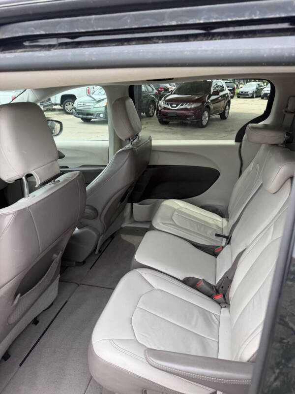 2017 Chrysler Pacifica Touring Plus