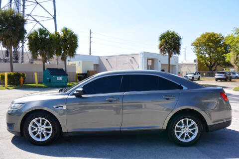 2013 Ford Taurus SE