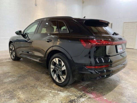 2022 Audi e-tron quattro Premium