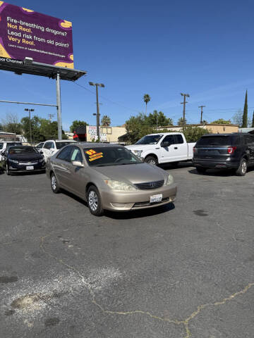 2005 Toyota Camry LE