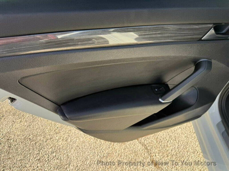 2021 Volkswagen Passat R-Line