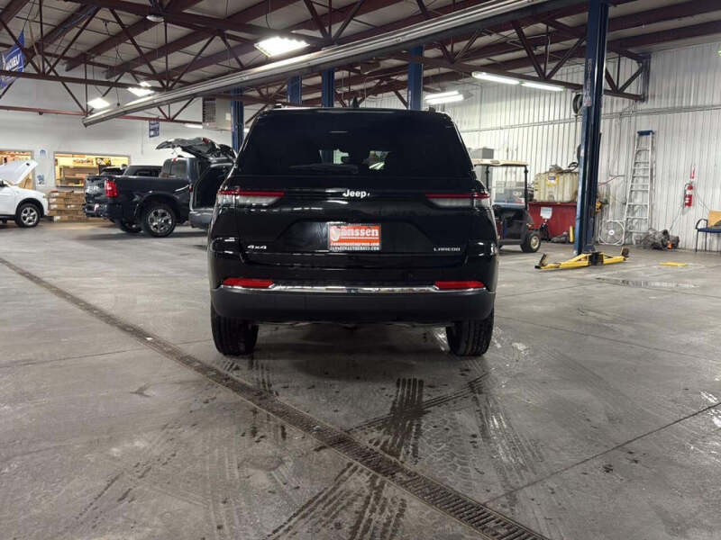 2024 Jeep Grand Cherokee Laredo