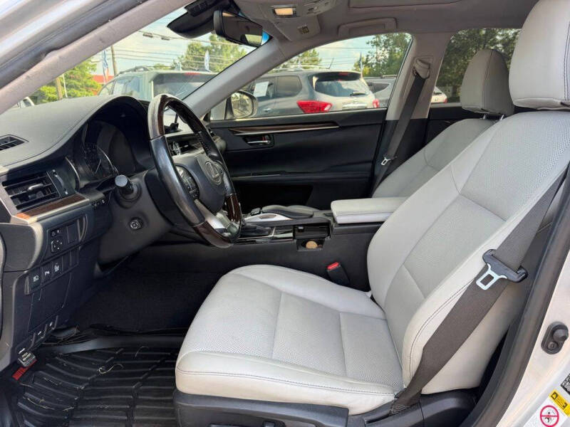2017 Lexus ES 300h