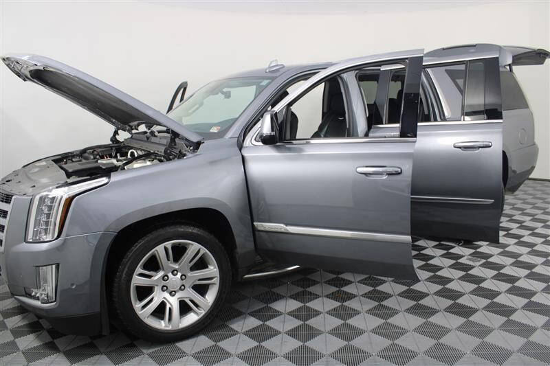 2018 Cadillac Escalade Luxury