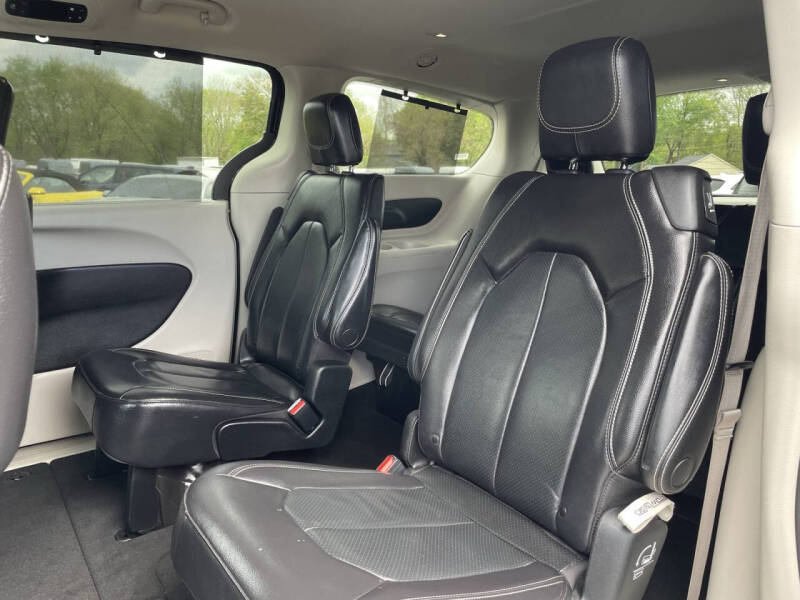 2022 Chrysler Pacifica Touring L