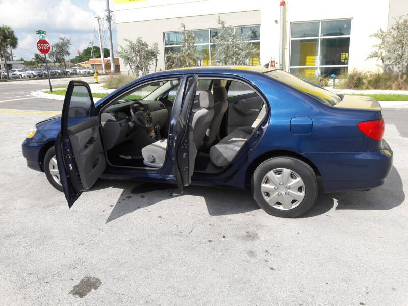 2004 Toyota Corolla LE