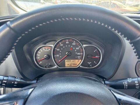 2016 Toyota Yaris 5-Door SE