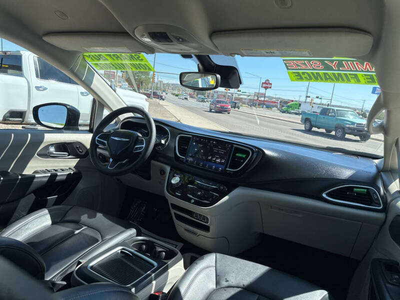 2024 Chrysler Pacifica Touring L