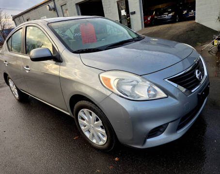 2012 Nissan Versa 1.6 SV