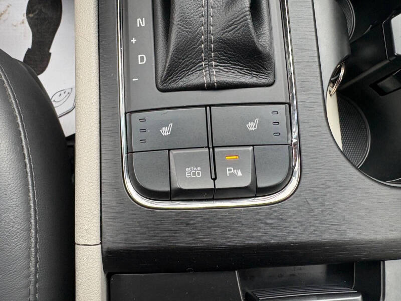 2017 Kia Sedona LX