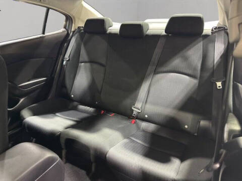 2015 Mazda MAZDA3 i SV