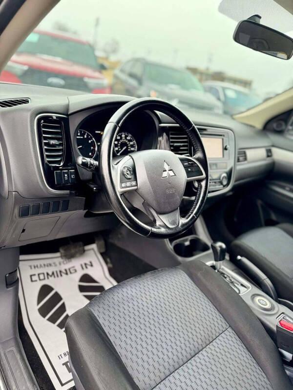 2014 Mitsubishi Outlander SE